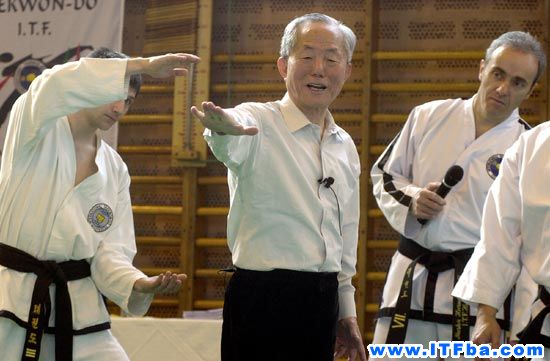 崔泓熙